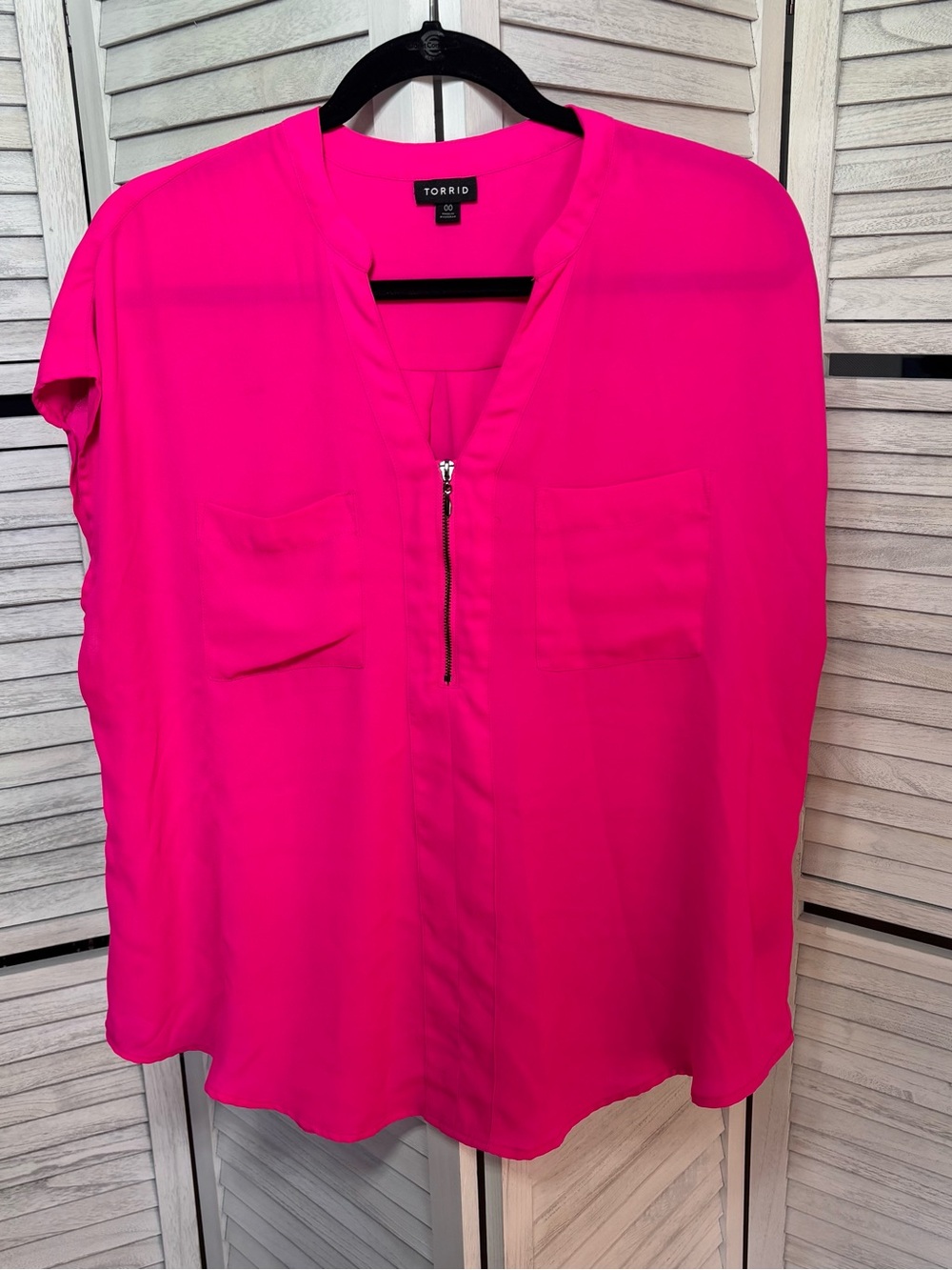 Torrid Hot Pink Zip Front Blouse Top Size 00 Plus Size